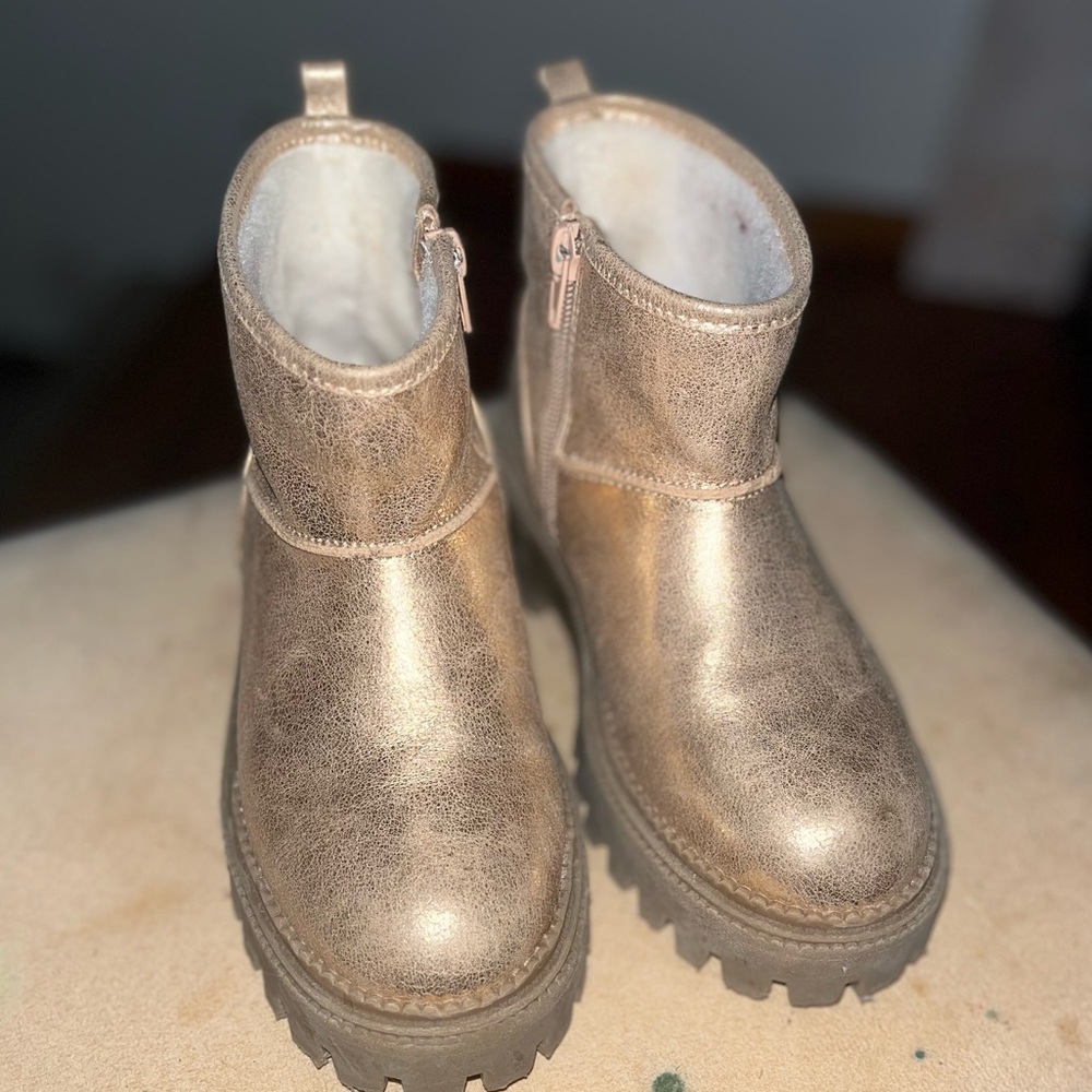 Stylish Metallic Ankle Boots with Zippers